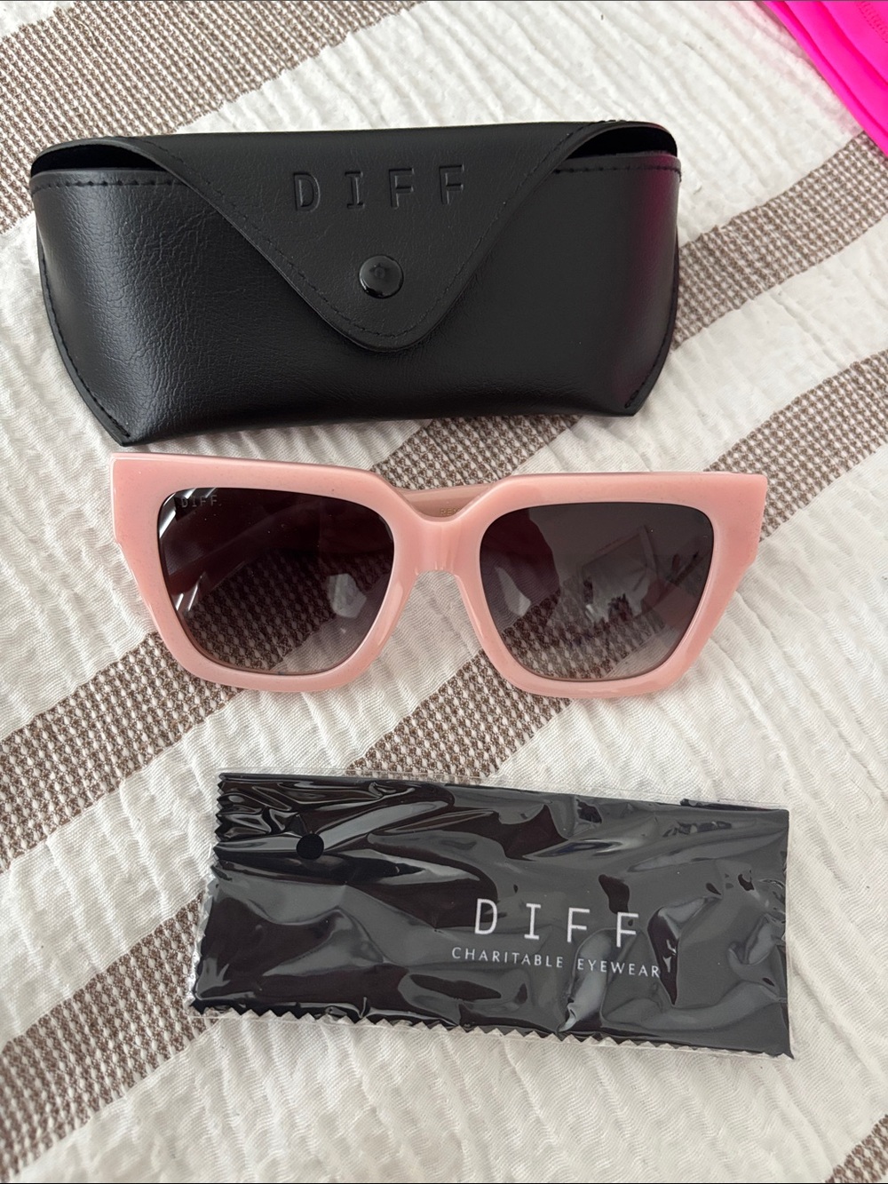 Diff Eyewear Pink Cat-Eye Sunglasses with Black Lenses